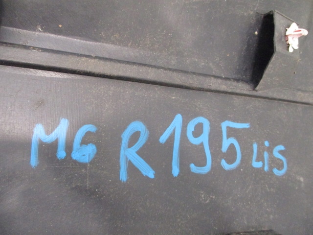 Renaultkangoo i молдинг дверь левая задняя 8200188540 Киев