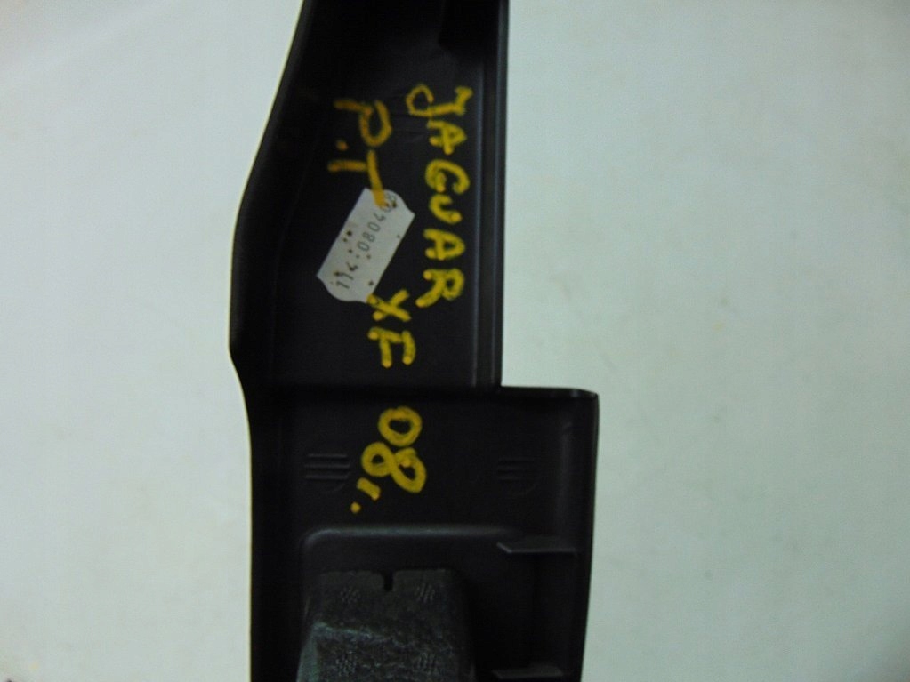 Jaguar xf 2.7d 08r - накладка порог правый  задняя с Разборки