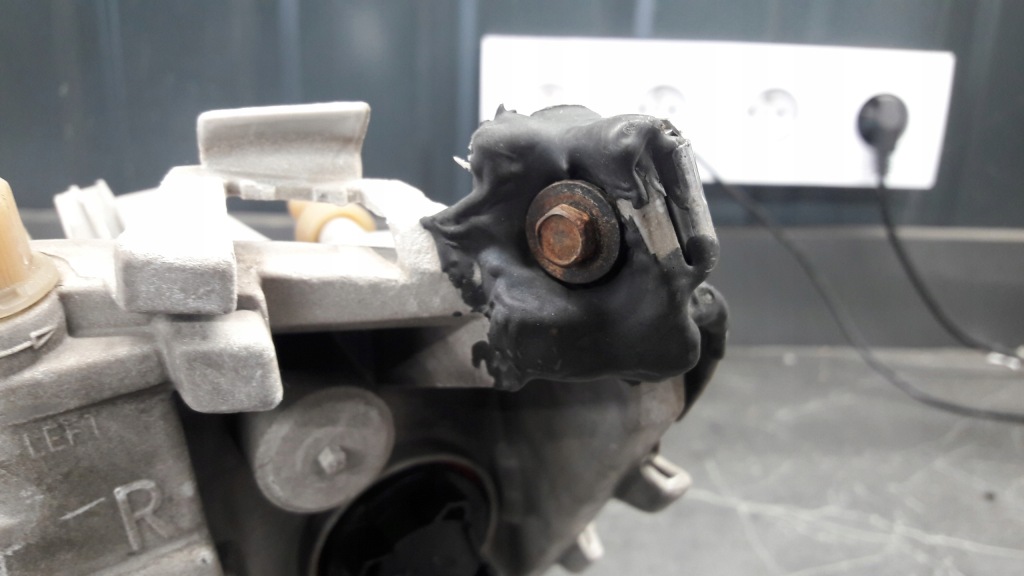 1305235298 корпус лампи лівий перед w140 coupe Оригінал