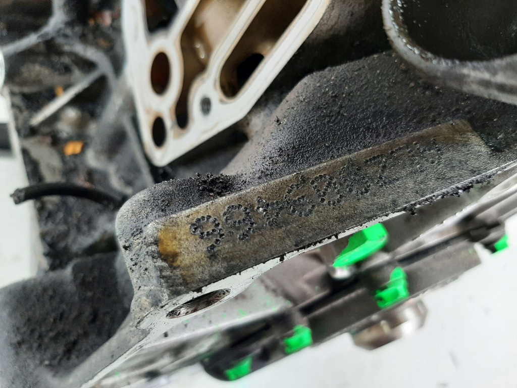 фото №13, Audi a4 b5 1.6 8v lift 01r блок двигателя wal поршни поддон alz