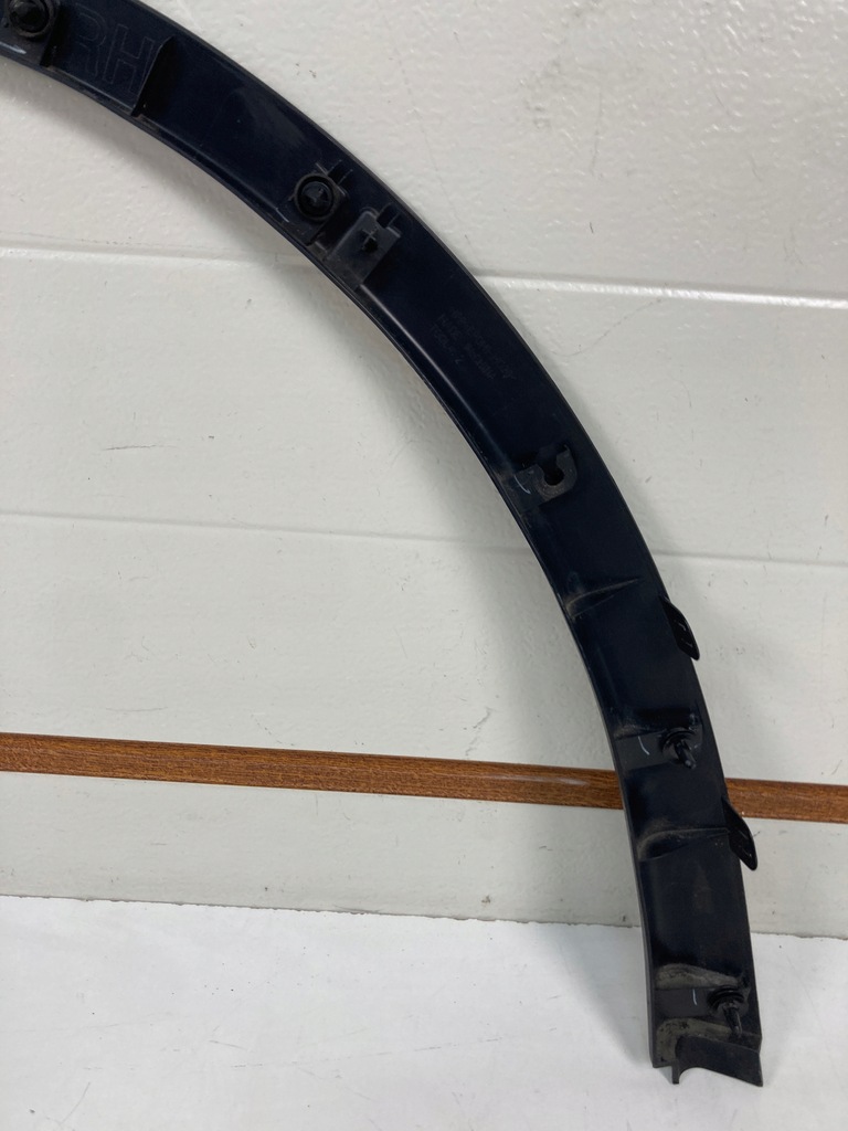 фото №9, Tesla y молдинг na крыло правая задняя 1683862-00-a