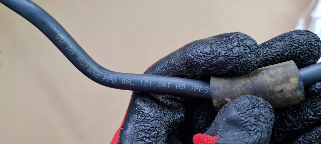 Купити A4 b9 8w рестайлінг  шланг трубка вакууму 2.0 tfsi 06l121081ad a5 8w