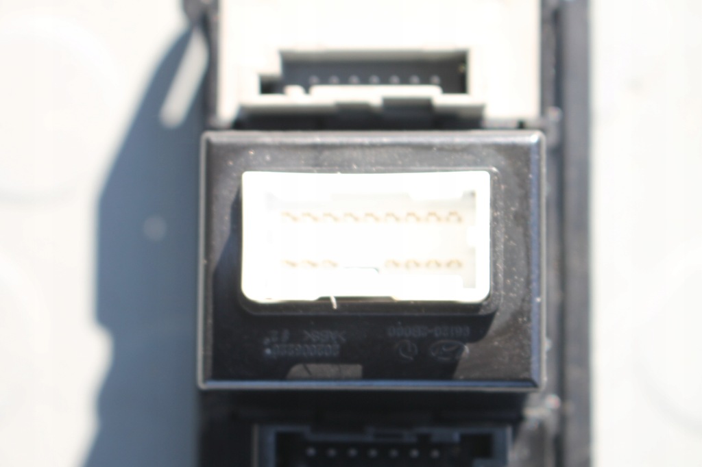 фото №6, Кнопка подогрев сидений usb santa fe ii lift 09-12