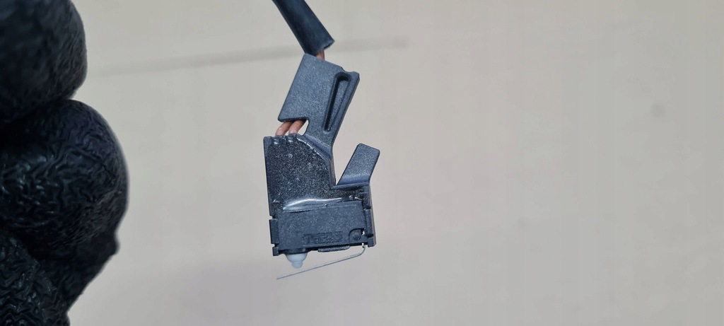 фото №10, Sq8 4m rsq8 q8 перемикач замка капот штекер колодка 8d0973822 a4 b9 8w q7