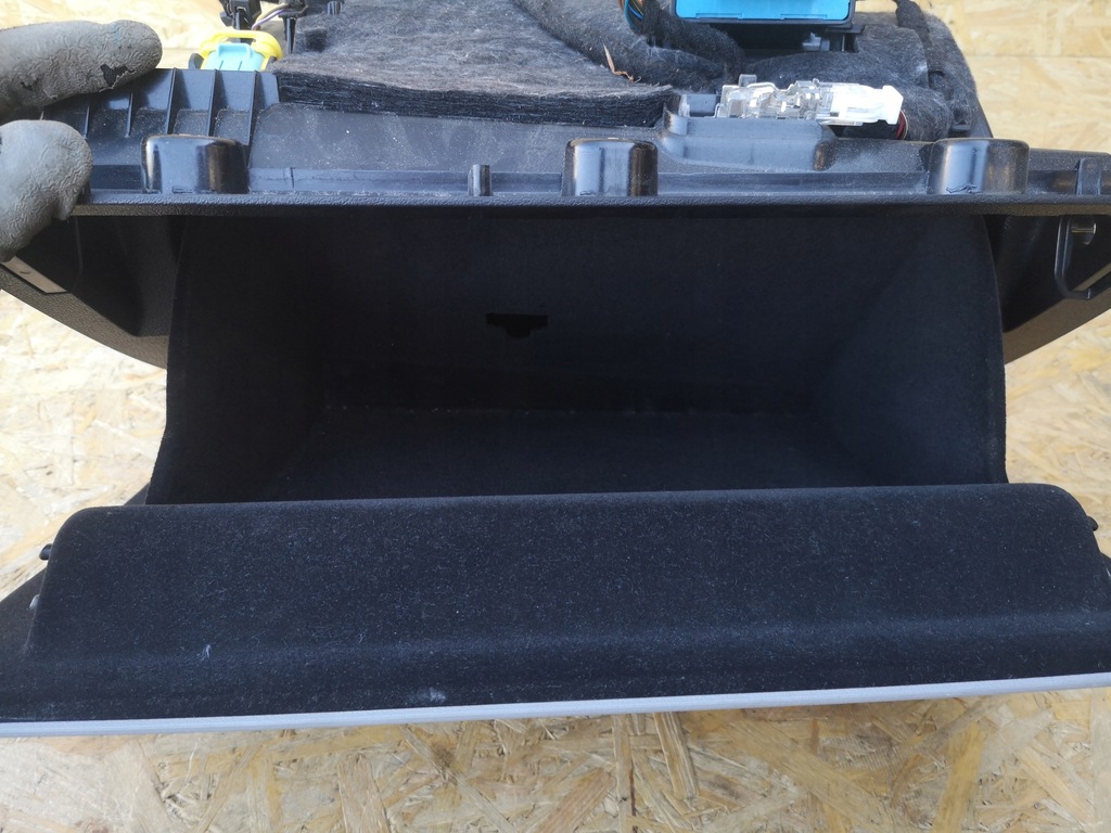 фото №6, Audi q3 8u бардачок пассажира szary europa