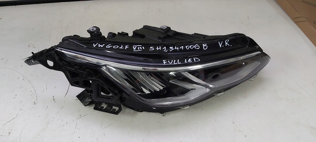 фото №1, Vw golf viii лампа правый правый перед full led