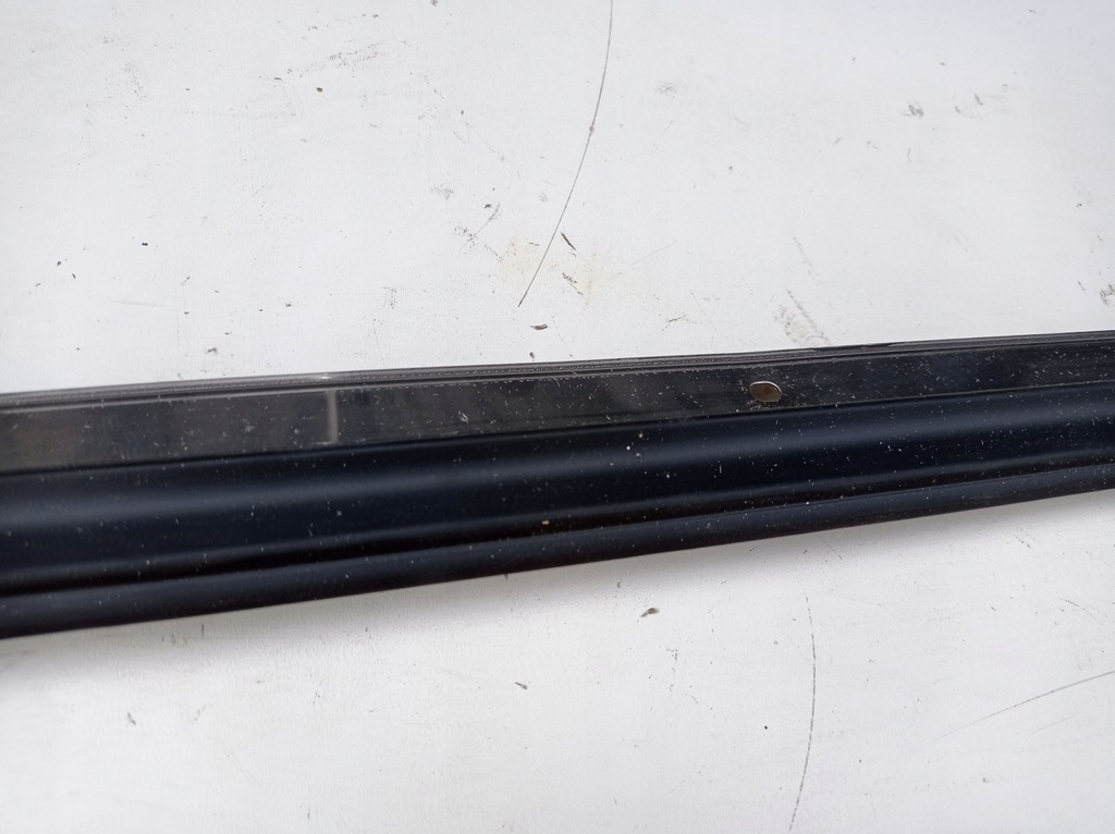 фото №9, Молдинг уплотнитель левый перед nissan terrano ii 2