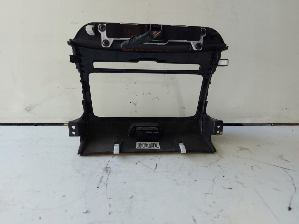 фото №6, Kia sportage 3 10- рамка корпус радіо панель аварійних