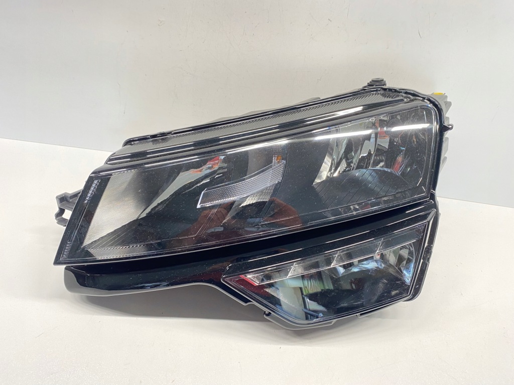 фото №1, Лампа левая перед передняя обычная h7 skoda karoq 57b