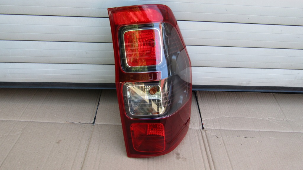 фото №1, Ford ranger raptor 20-22 лампа правая задняя polecam