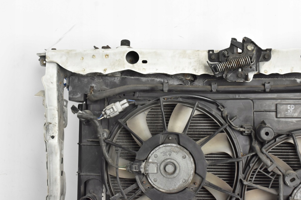 фото №13, Pas передний радиатор вентилятор 100222-1377 toyota prius iii 1.8 гибрид