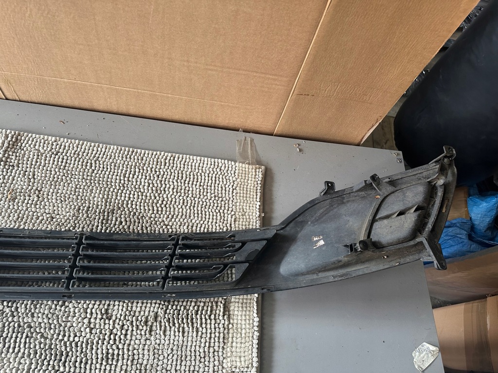 фото №6, Kia venga 09-15 решётка средняя бампера передний оригинальная