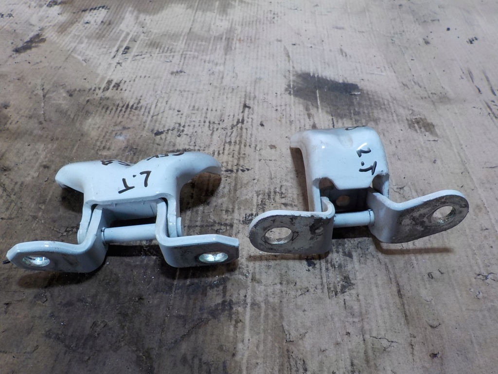 фото №2, Петлі ліва задні двері ceed 09r.