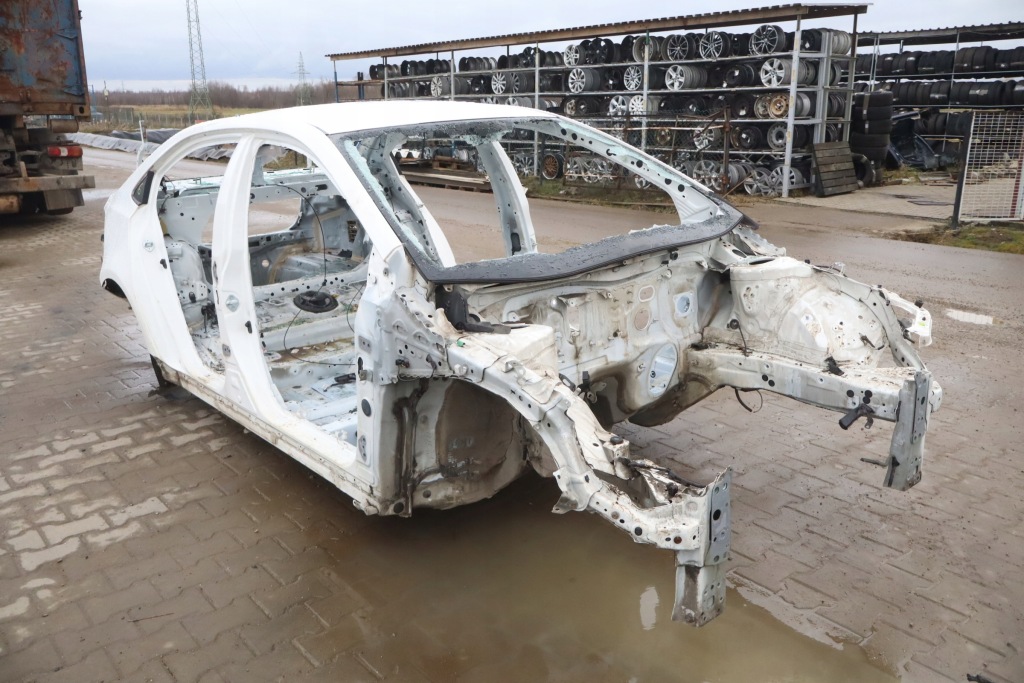 фото №4, Чверть правий перед лонжерон toyota corolla e21 040