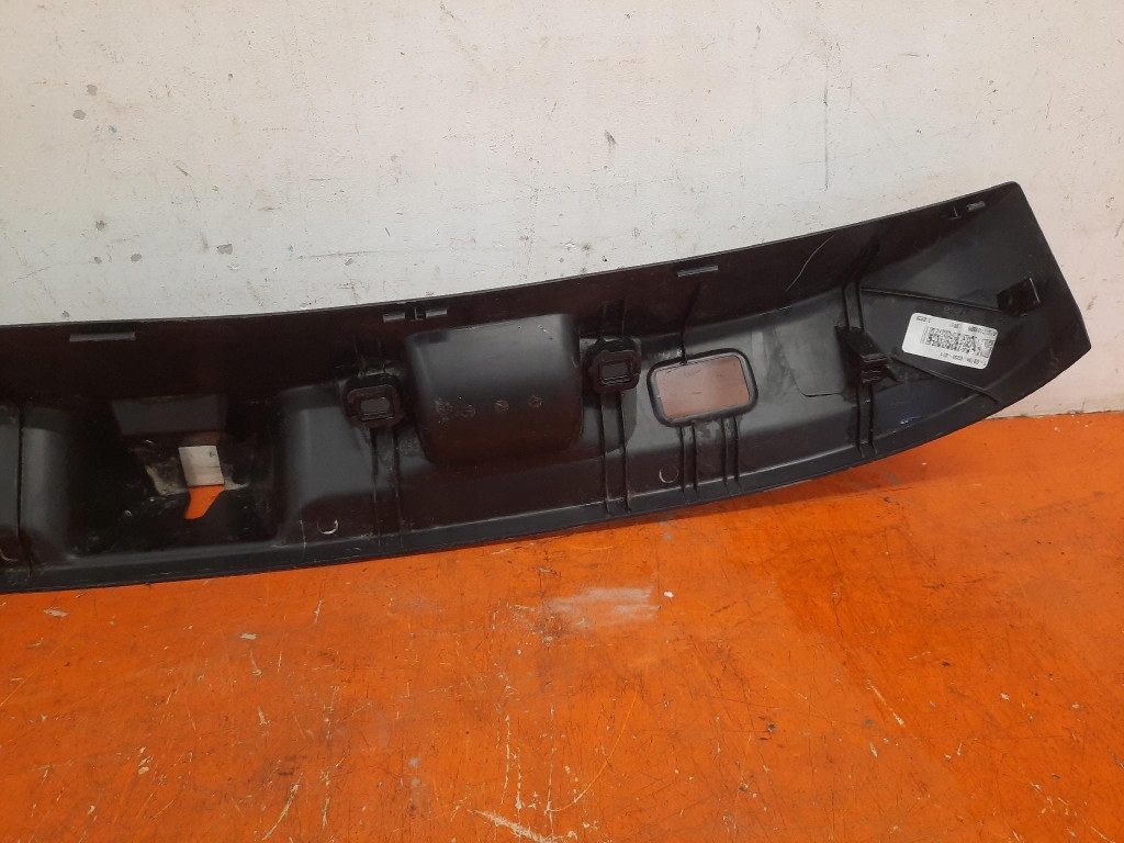 Mercedes gle w167 amg 19- молдинг багажника osłonac поперечина задний  a1677402800 Киев