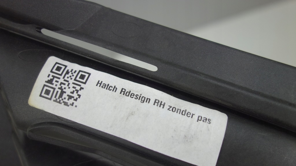 фото №2, Volvo s60 v60 решётка заглушка бампера r design