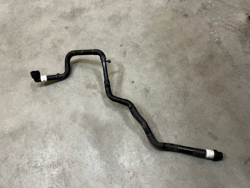 Купить Пабтрубок  труба системы охлаждение аккумулятор главный tesla model 3 дорестайлинг  rwd