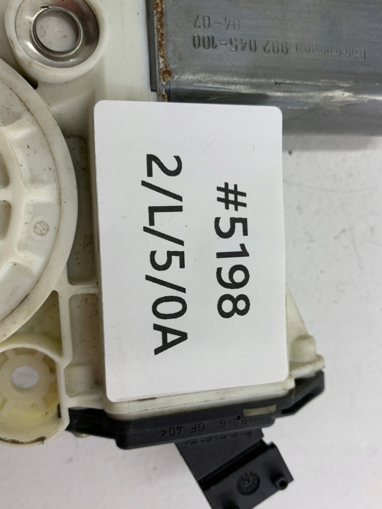 фото №9, Toyota corolla e12 моторчик стекло левый задняя 69820-02130