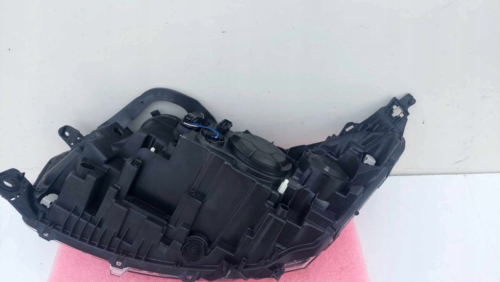 Citroen c5 3 x7 фара правый  перед передняя обычная + led новая оригинальный номер 2305 Киев