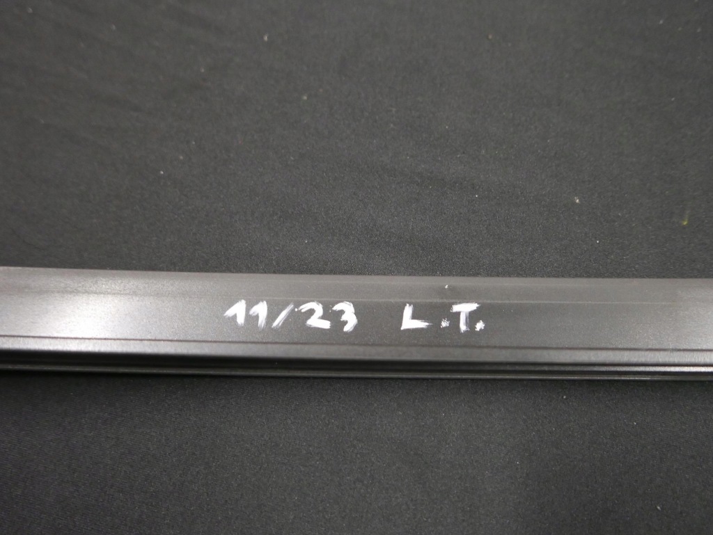 Bmw x5 f15 молдинг дверь левый задний  чёрный mat 7289669 Недорого