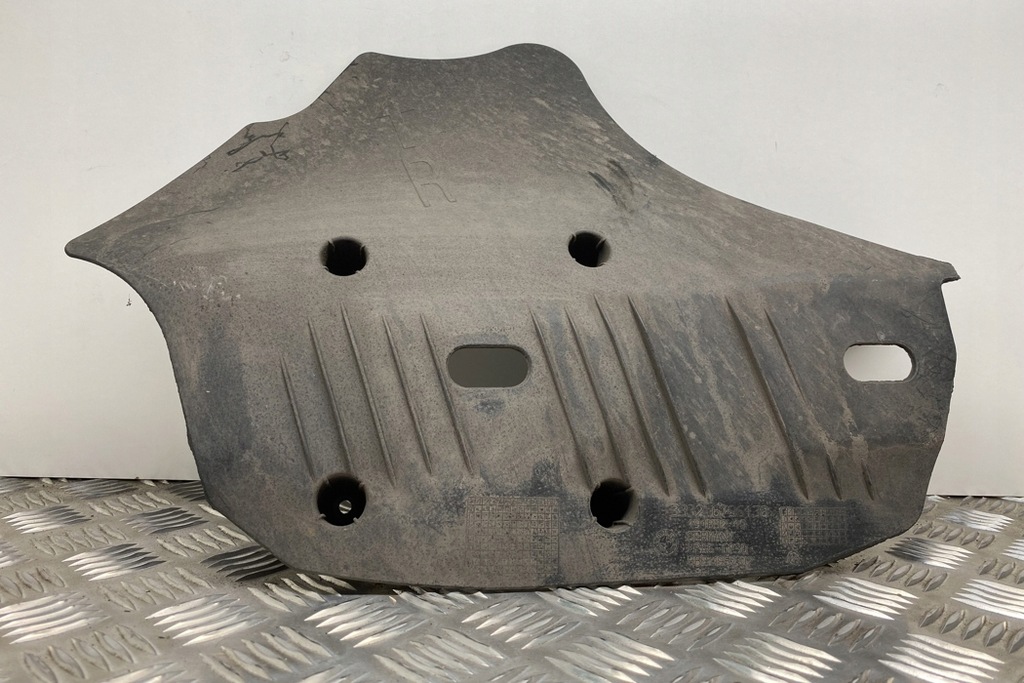 фото №9, Правая защита подвеска bmw 4 coupe f32, f82 6796138 2.0l дизель 140kw 2015