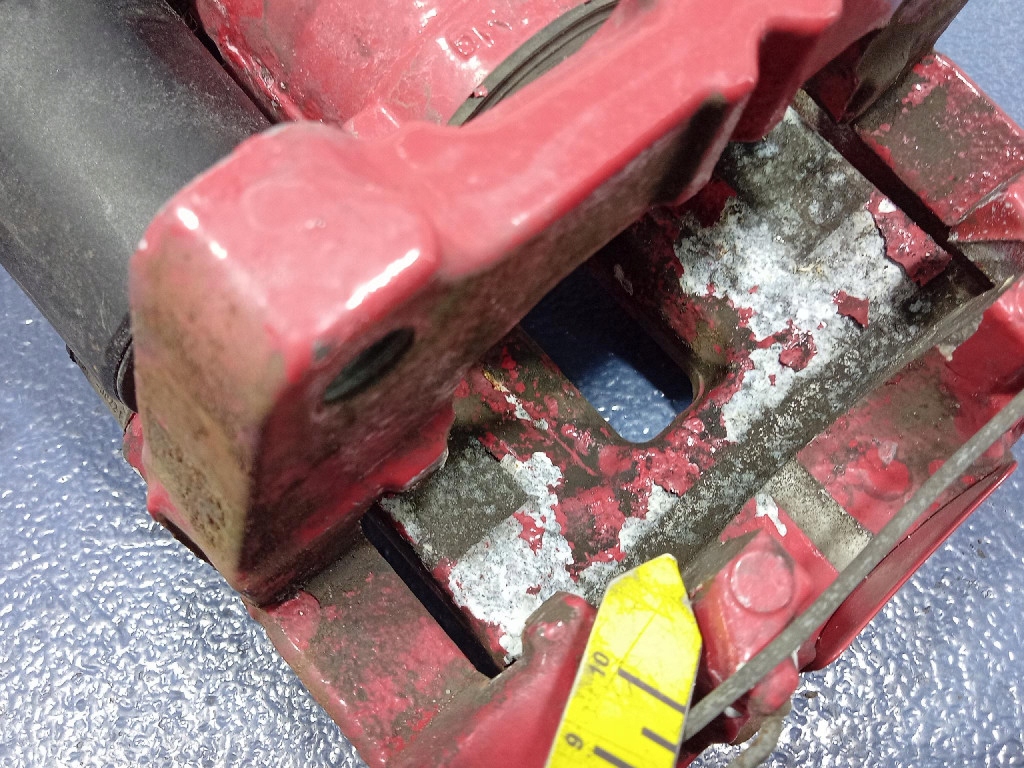 фото №14, Maserati levante супорт гальмівний задня правий задній 06700388370