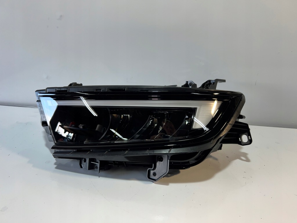 Opel astra 6 full led комплект лампи Зі Шроту