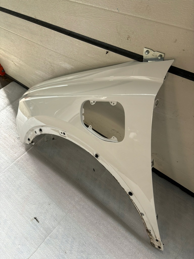 Крыло  перед передний левое  audi q3 2 83a гибрид с Разборки