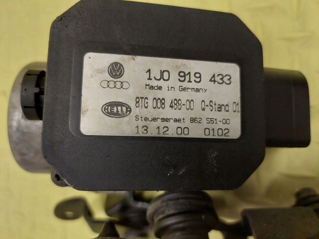 фото №7, Vw bora 2.3 v5 насос вакуум 1j0919433