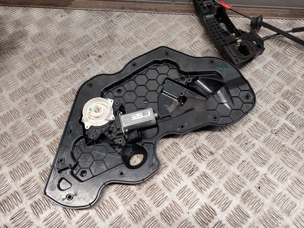 фото №7, Audi a8 s8 d4 4h 4h0839016d задня сторона права замки