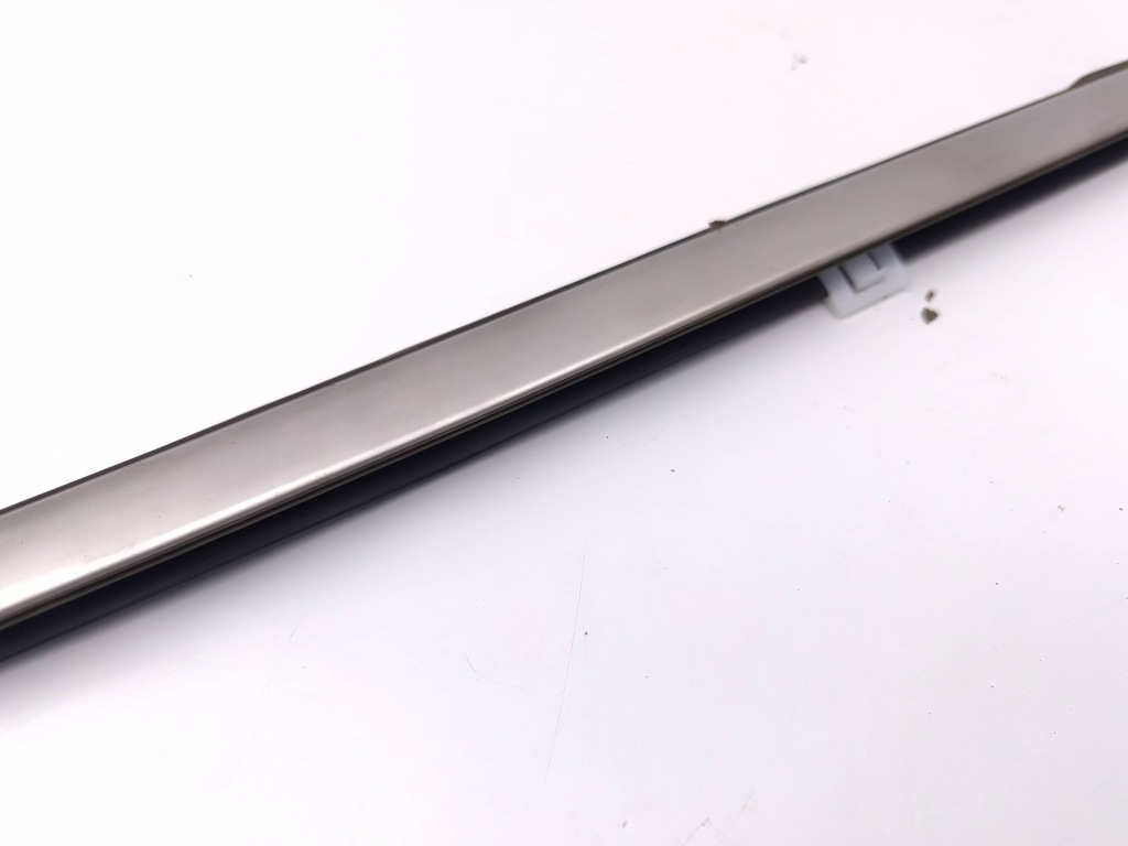 Kia sportage 2022 молдинг стекло задний в Украине