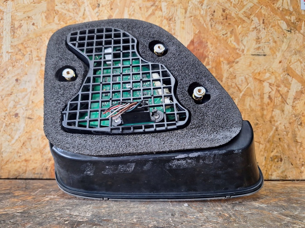 фото №10, Лампа правий задня bentley continental flying spur lift 3w5945096m