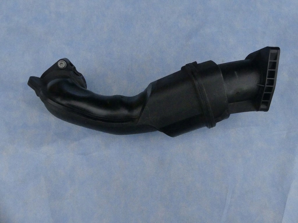 фото №1, Audi q8 4mn интеркулер давление шланг 06m145673da