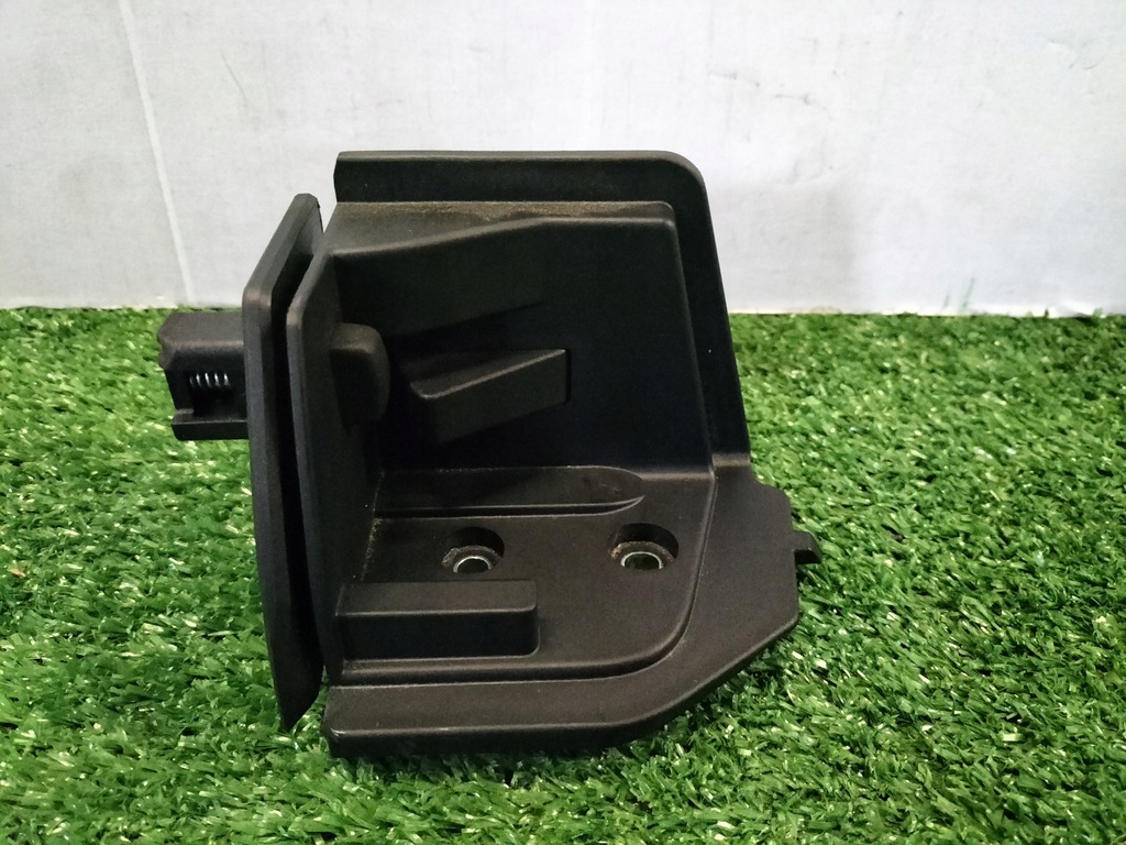 фото №1, Bmw 2 f46 замок шторка багажника правый 7360972