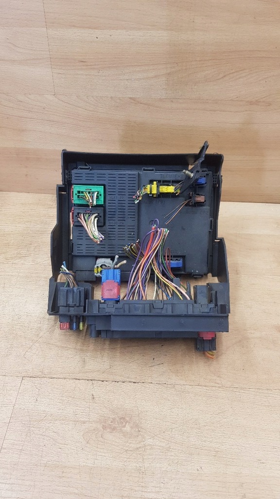 фото №1, Коробка предохранителей peugeot 406 lift 2.0 hdi