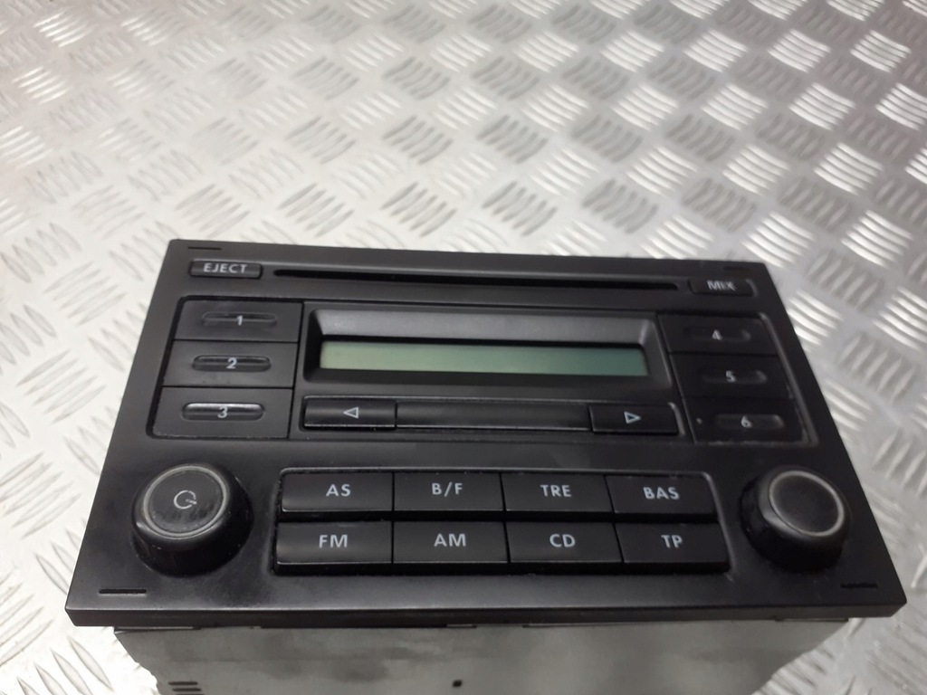 фото №1, Радио заводской vw polo iv 6q0035152g