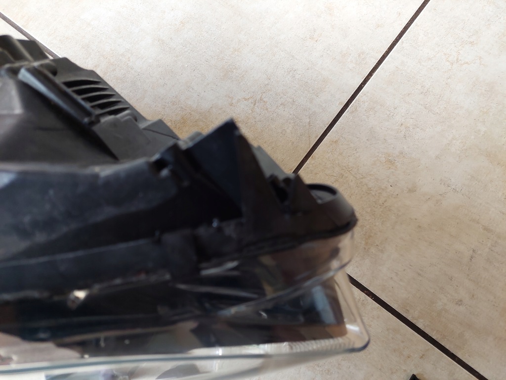 фото №8, Права лампа - лінза - czarna - renault captur