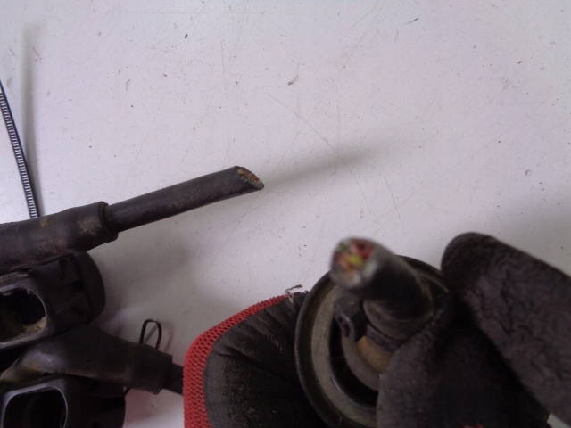 фото №4, Амортизатори кришки задня mercedes ml w166 2011-2015