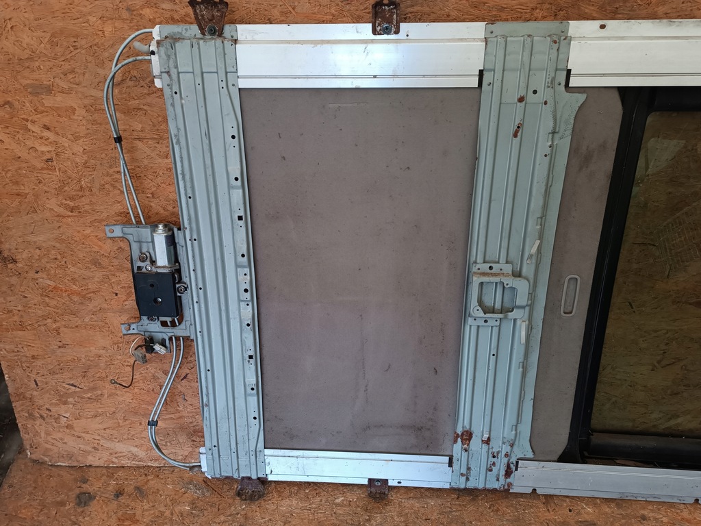 фото №14, Nissan x-trail t30 2001- моторчик люк люк