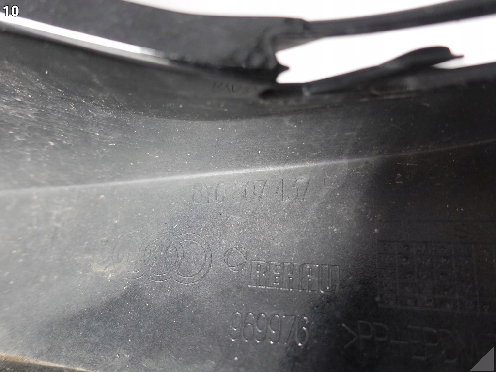 фото №11, Audi a3 s3 8y0 s-line sport 20- бампер перед tylko sprysk + заглушки