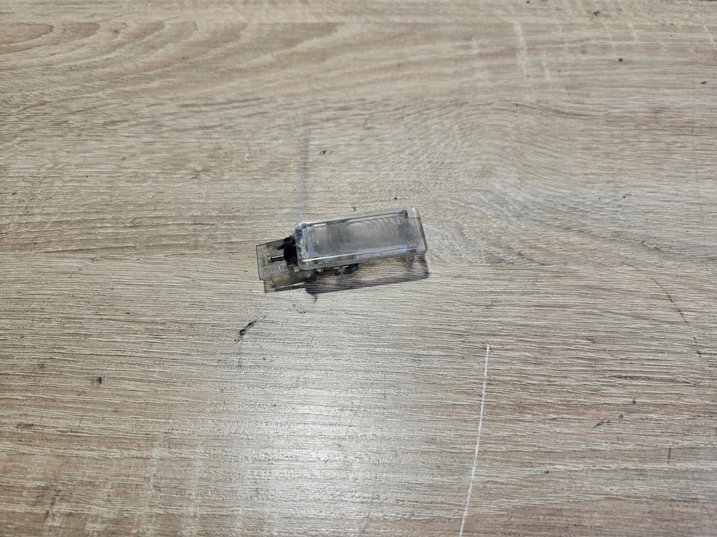 фото №1, Mercedes slk 171 r171 лампа освітлення салону 2038200801