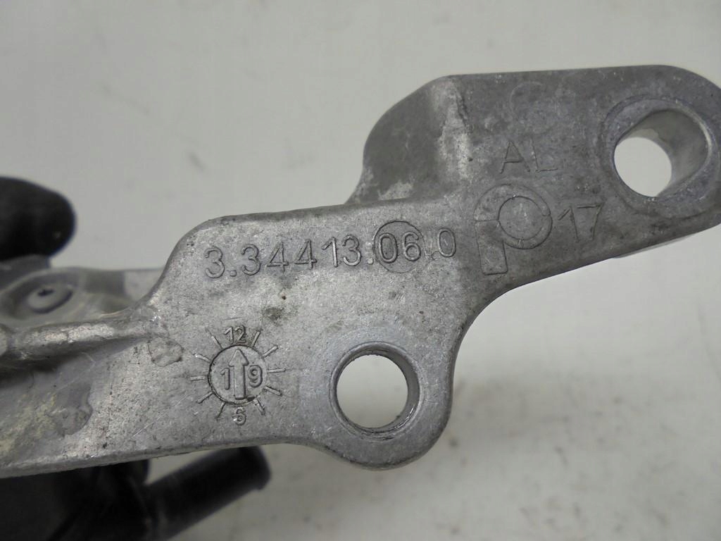 Кронштейн кронштейн насос води 9814099080 334413060 citroen c3 iii 3 22r Ціна