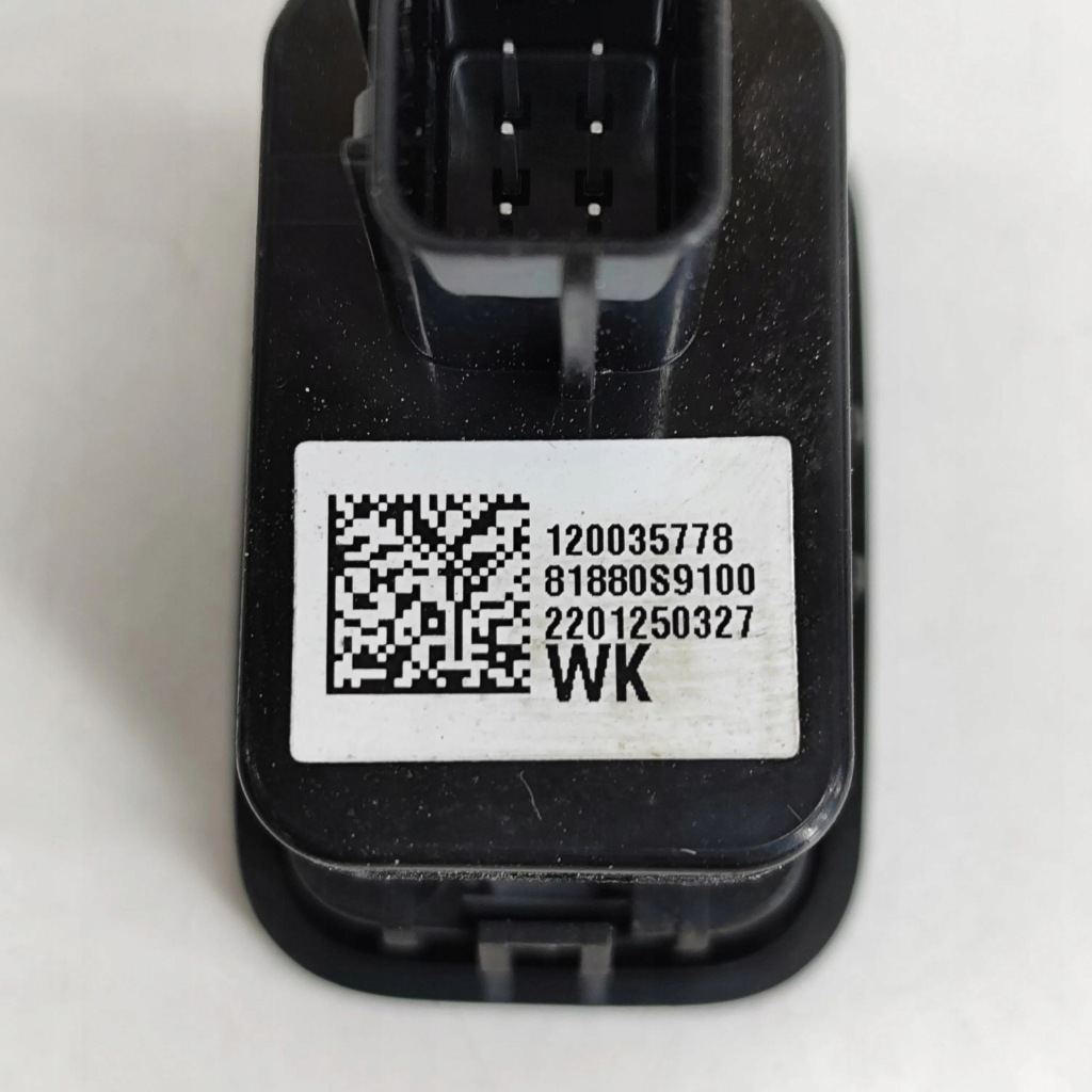 фото №7, Kia ev6 2022 кнопка открывания крышки багажника