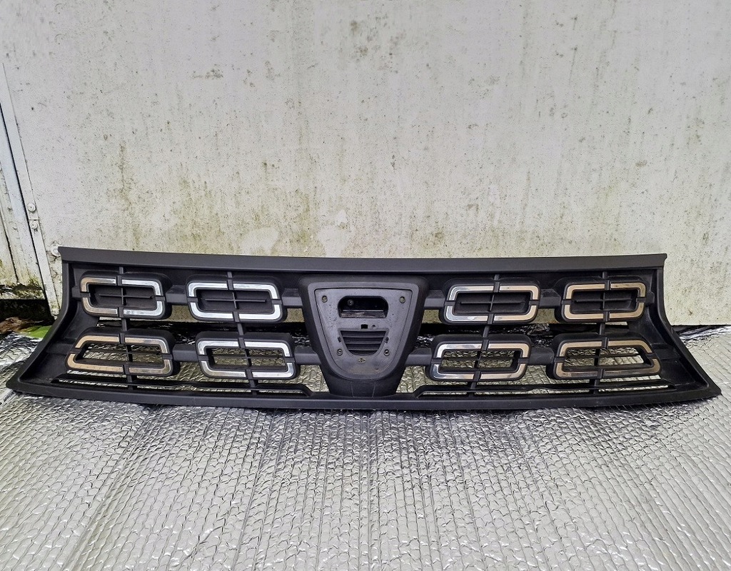 фото №1, Dacia duster ii 2 623103440r 17-22 решётка радиатора радиатора