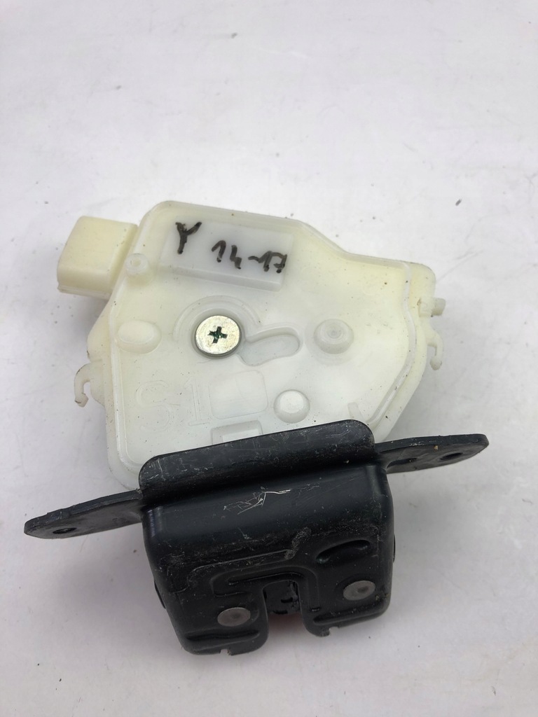 фото №1, Toyota yaris 14-17r замок крышки багажника