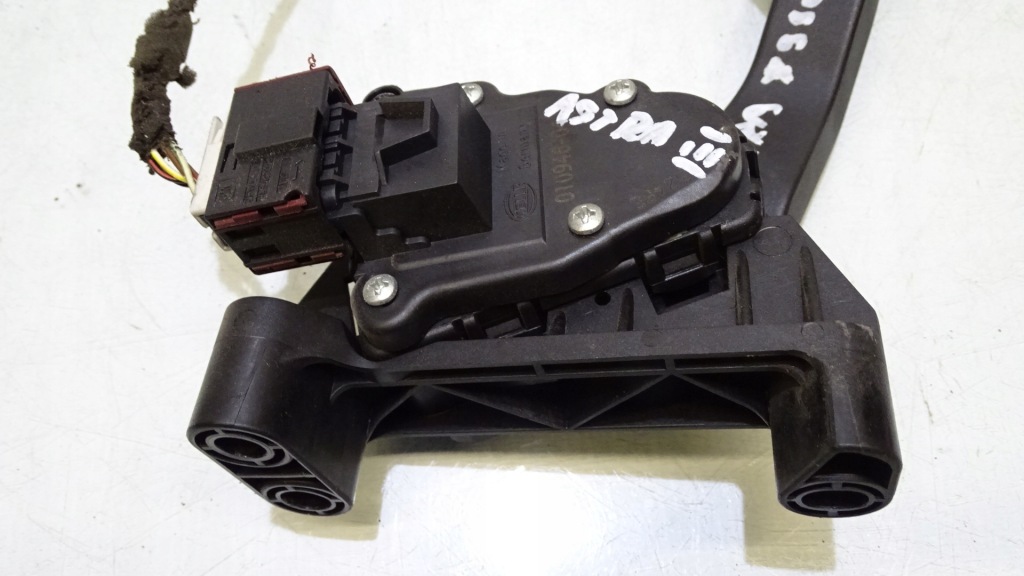 Купити Потенціометр газу opel astra iii h