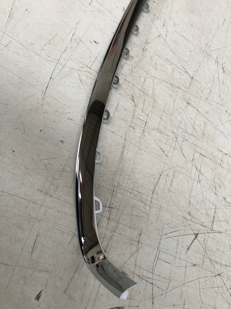 Хром решётка бампера перед skoda superb 3t0 в Украине