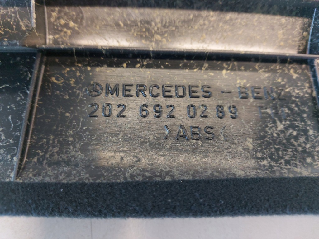 фото №4, Mercedes w202 защита обшивка стойка a правое nowe