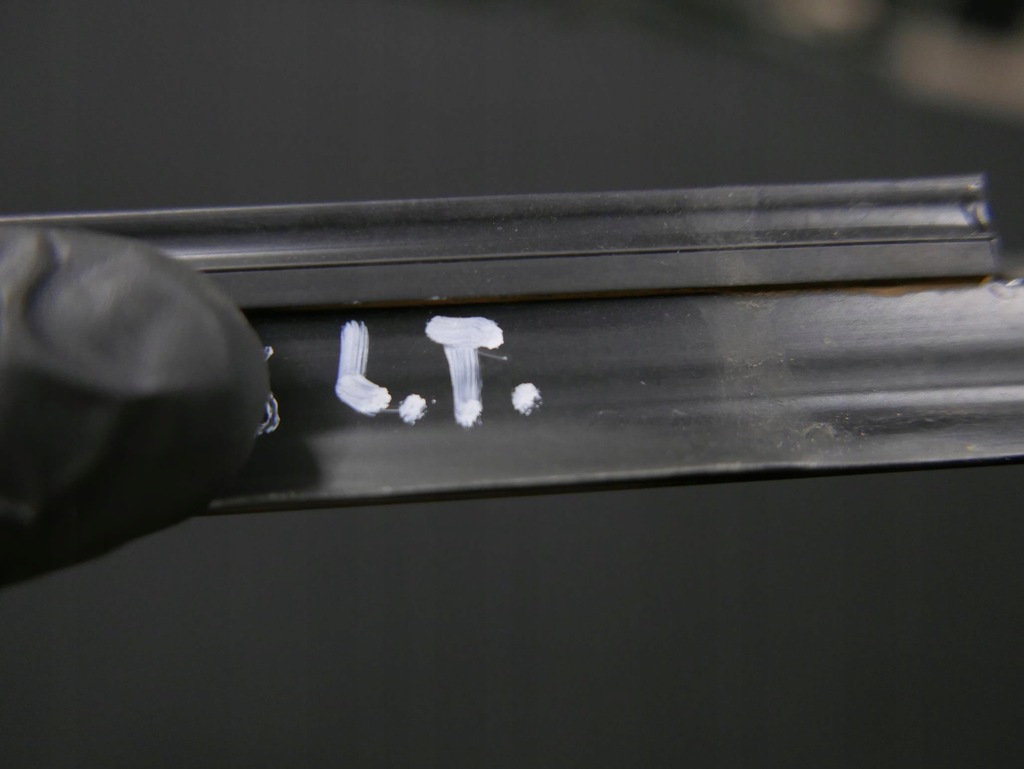 фото №10, Bmw f45 молдинг уплотнитель дверь левый задняя