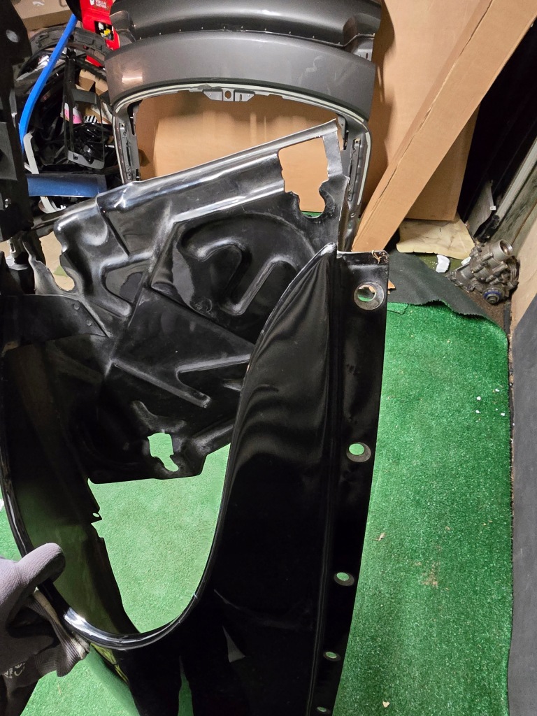 Крыло  левое  перед porsche 996 Киев